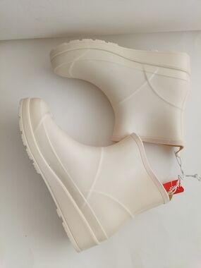 Joe Fresh Cream Wedge Heel Ankle Rain Booties Size 10